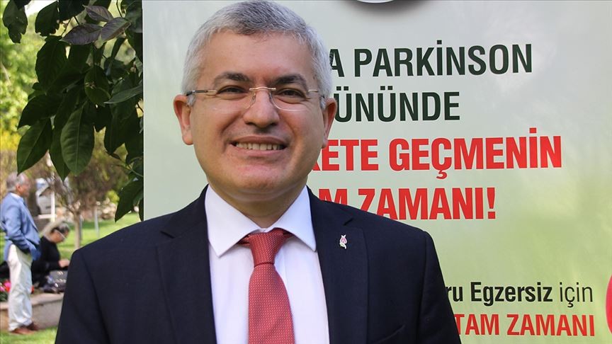 Raif Çakmur: Yürürken kollarınızı sallamıyorsanız parkinson olabilirsiniz