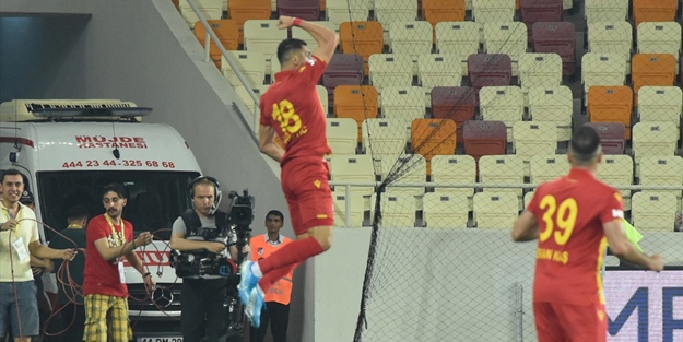 Rakibini mağlup eden Yeni Malatyaspor, İngiliz hakemi geçemedi!