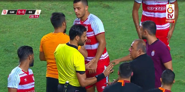 Rakibin sert futbolu Fatih Terim'i çıldırttı! Sahaya indi