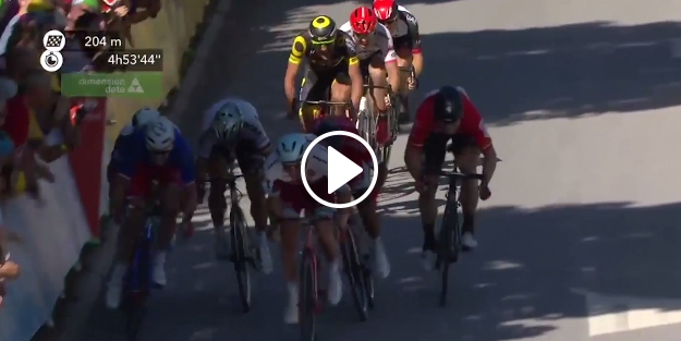 Rakibine dirsek attı, diskalifiye edildi!