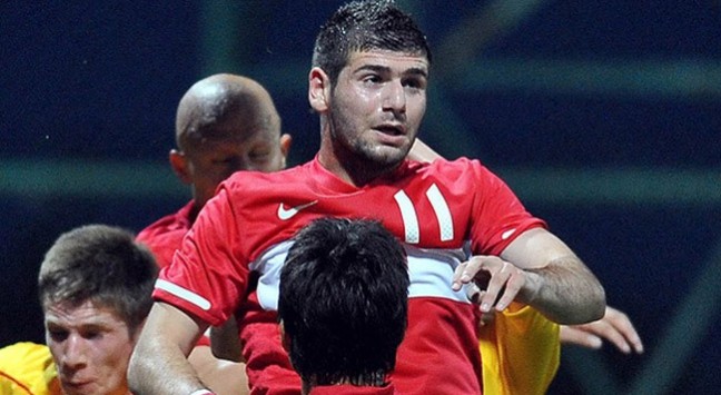 Rakibini ısırdı 8 maç ceza aldı