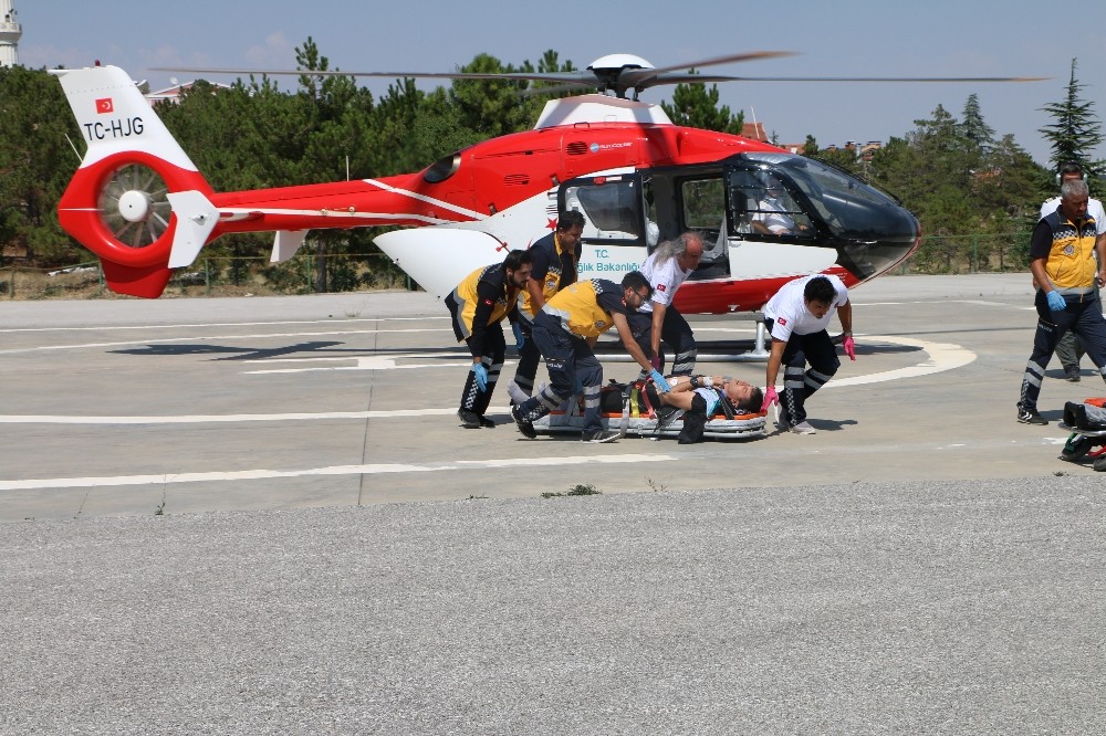 Ralli aracı yarışta devrildi, sürücü helikopter ambulansla Konya’ya getirildi 