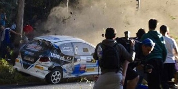 Ralli yarışında feci kaza: 6 ölü