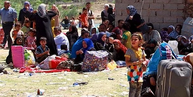 Ramadi'den kaçanlar susuzlukla savaşıyor