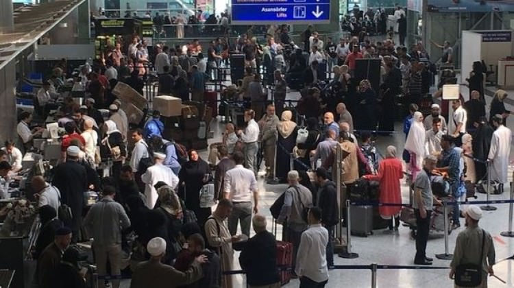 Ramazan ayı ile birlikte umre turizmi uçuşa geçti