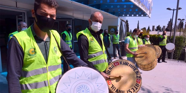 Ramazan davulcularının soyadlarını gören inanamıyor