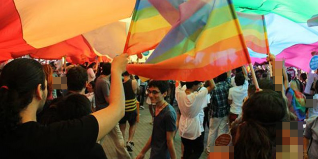 Ramazan’da homo günü kutladılar!