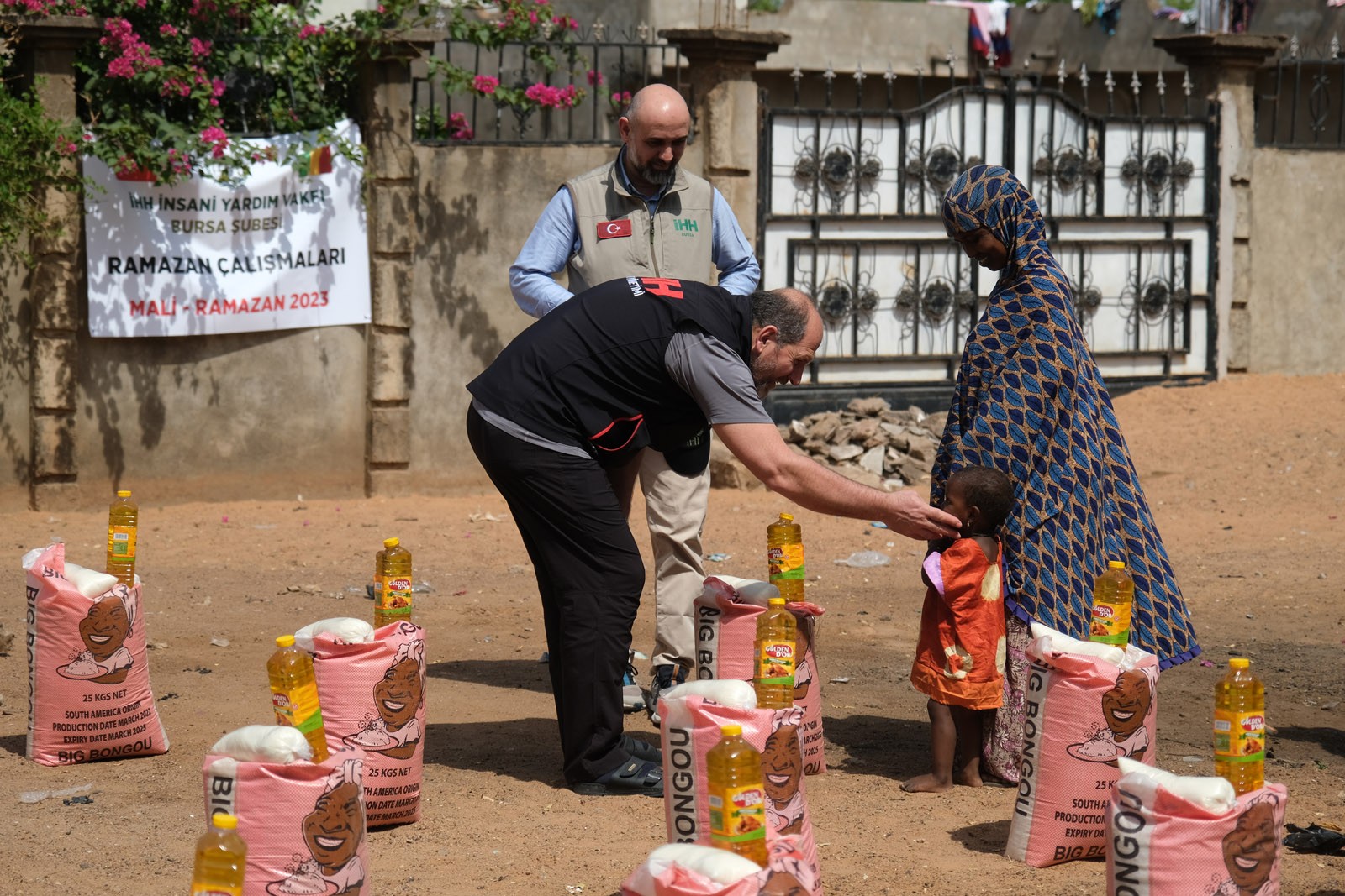 Ramazan’da Türkiye’den Mali’ye kardeşlik köprüsü