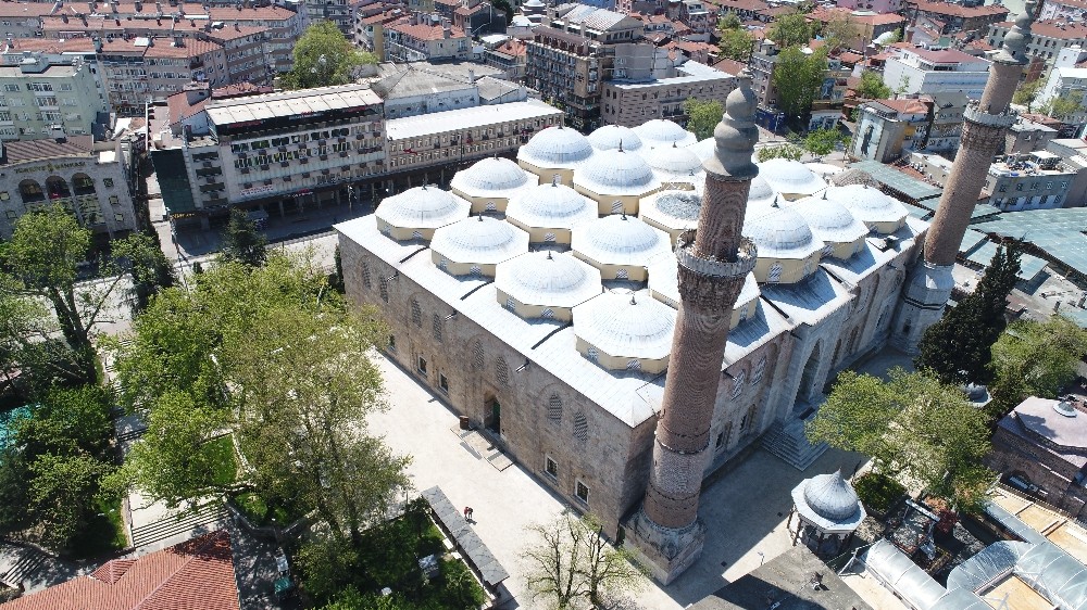 Ramazan’ın ilk cumasında camiler mahzun kaldı 