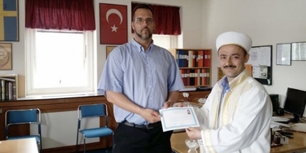 Ramazanın ilk gününde Müslüman oldu!