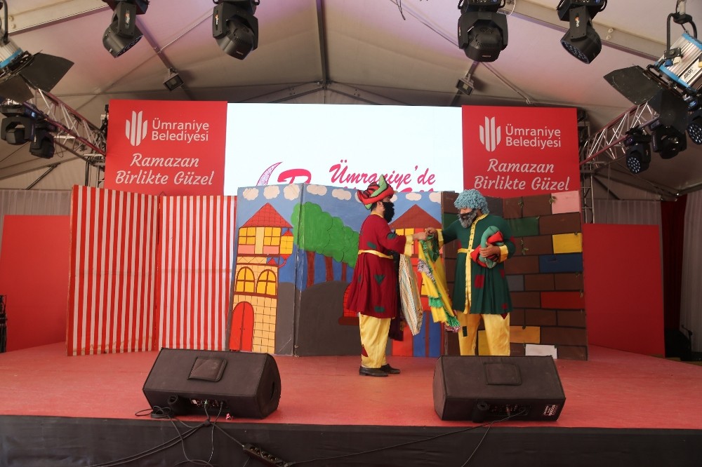 Ramazan’ın vazgeçilmezi Hacivat-Karagöz’e Ümraniye’de büyük ilgi 