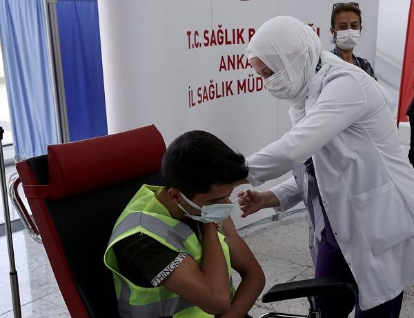 Randevusu olmayan nerede aşı olabilir? Ankara Garı'nda kim nasıl aşı olabilir?