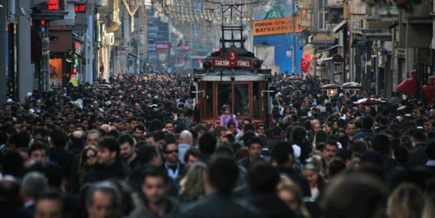 Raporda evli olmayanlara mesaj var! Türkiye'nin mutluluk haritası belli oldu