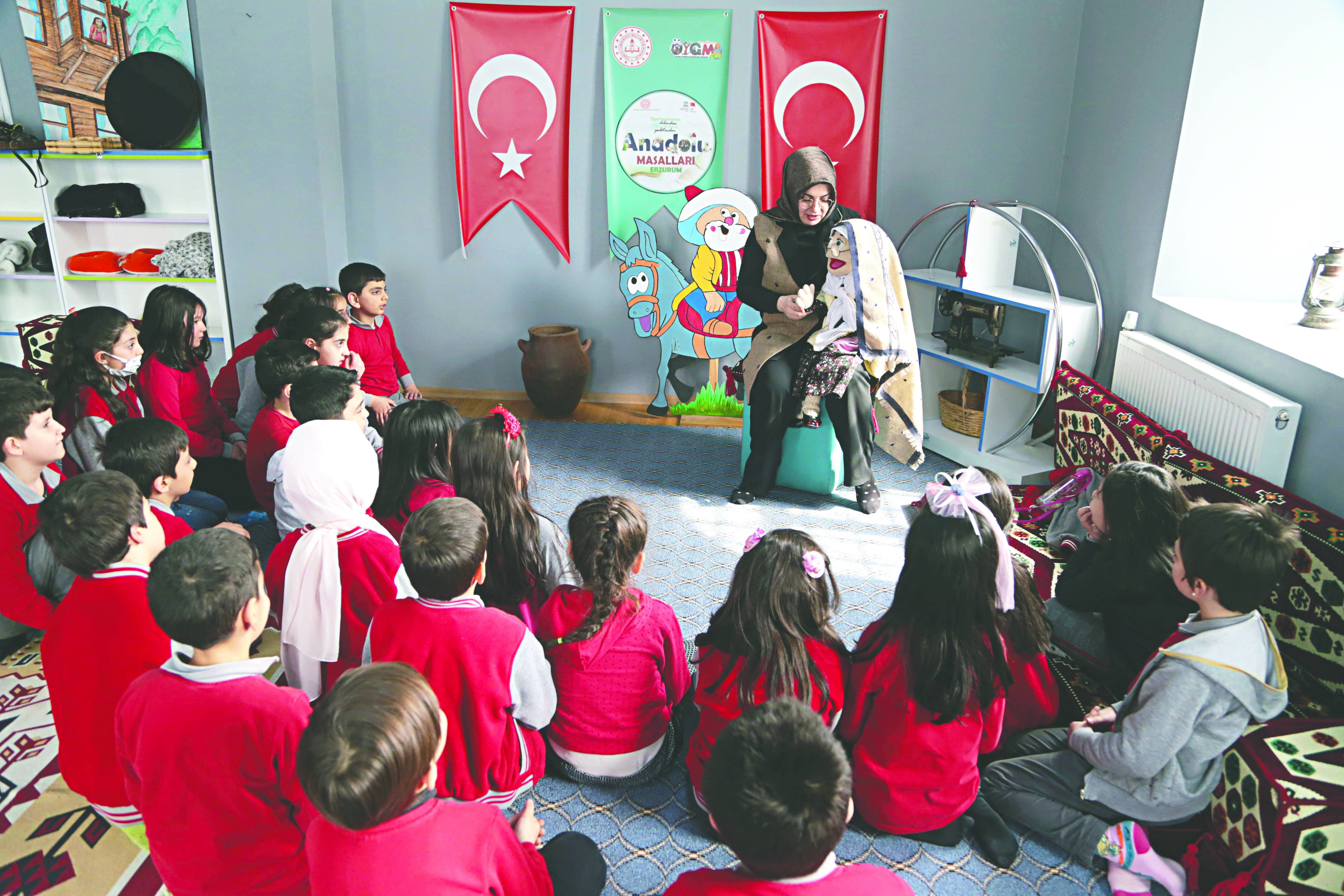 Rapunzel yerine Dede Korkut dinliyorlar