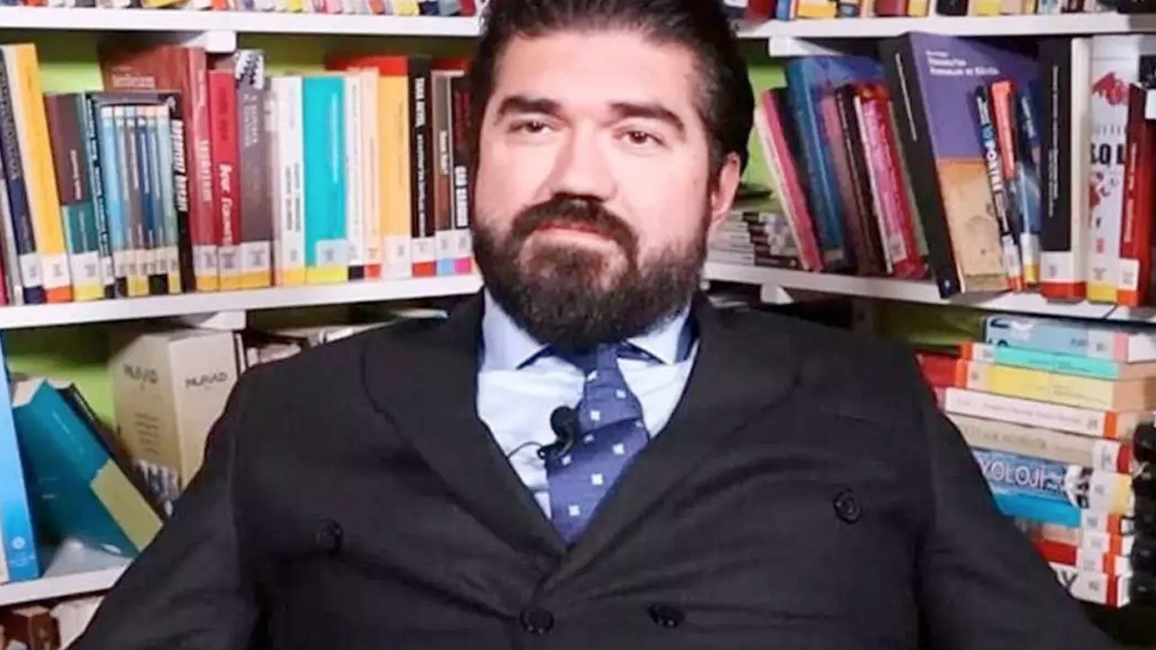 Rasim Ozan Kütahyalı'dan Beyaz Futbol'a veda!