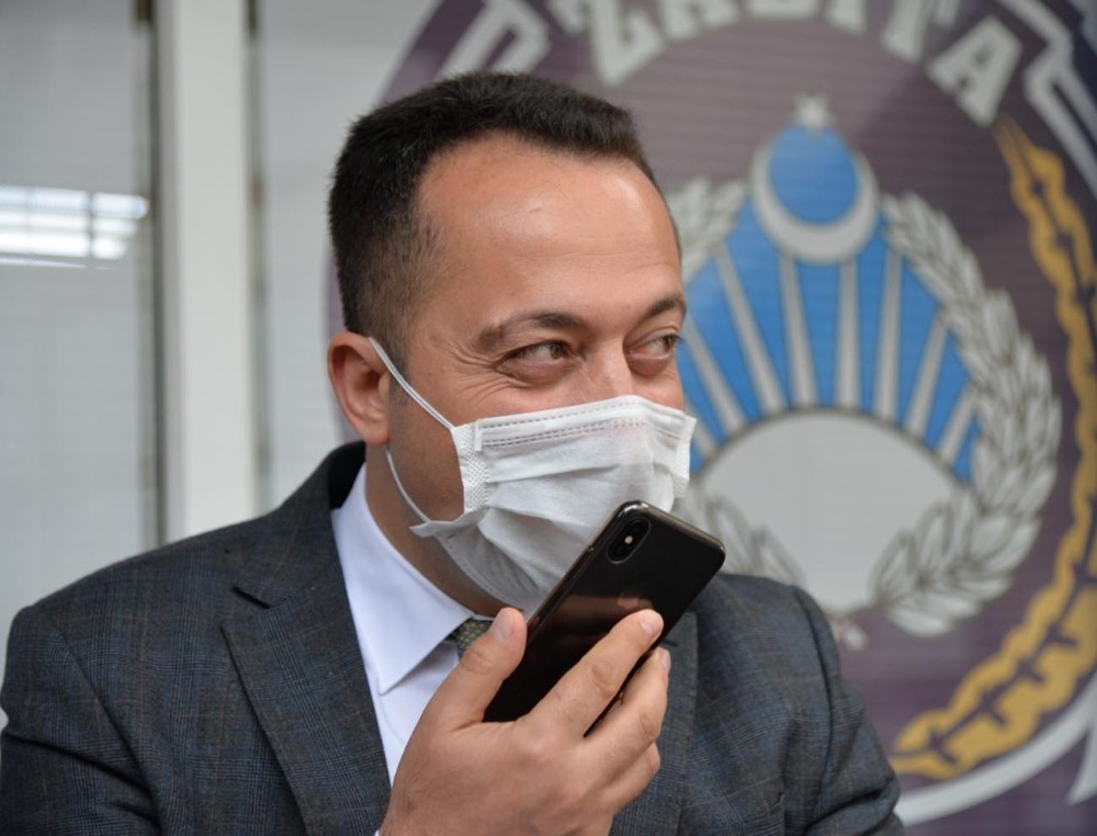Rastgele telefonlarını çevirdiği yaşlılara hizmet memnuniyetlerini sordu 