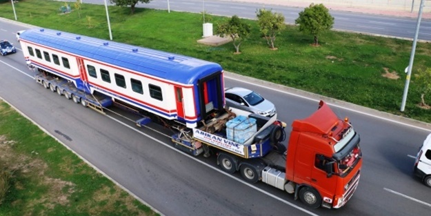 Raydan önce tren geldi