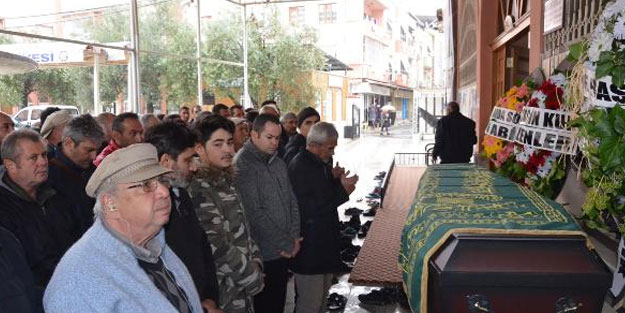 Raylara düşen Alman'ı kurtarırken ölen Türk genci, toprağa verildi