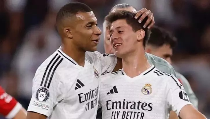 Real Madrid kötü haberi duyurdu! Mbappe hastaneye kaldırıldı