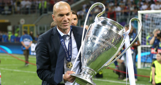 Real Madrid'i bırakan Zidane'a dev teklif!