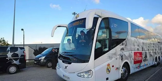 Real Madrid'in takım otobüsü kaza yaptı! İçerisinde Arda Güler de vardı