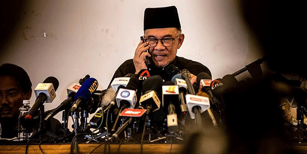 Recep Tayyip Erdoğan, Malezya Başbakanını aradı! Malezya halkı dakikalarca alkışladı