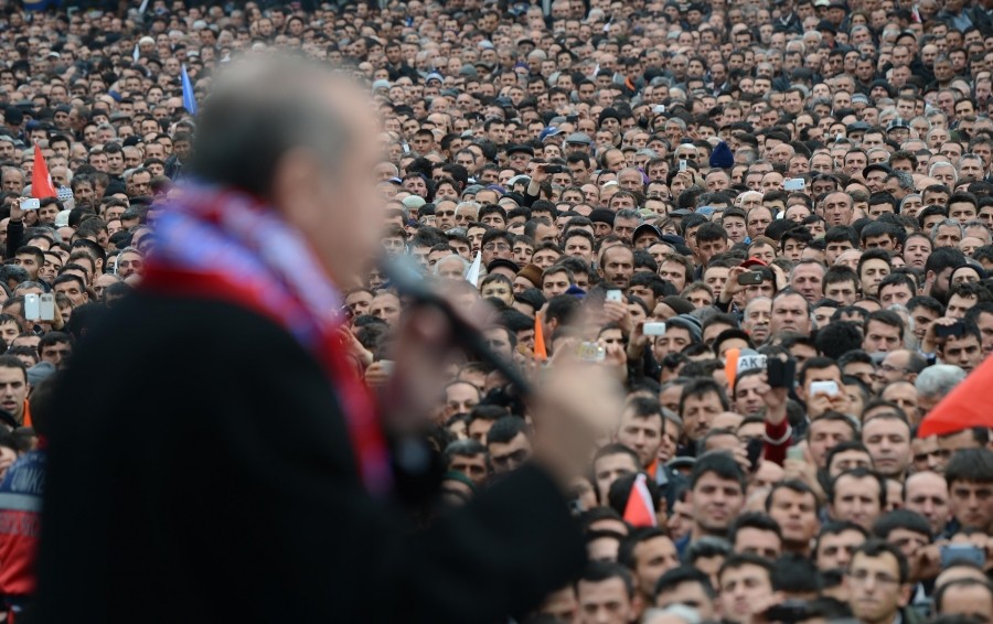 AK Parti mitingi öncesi esrarengiz koku