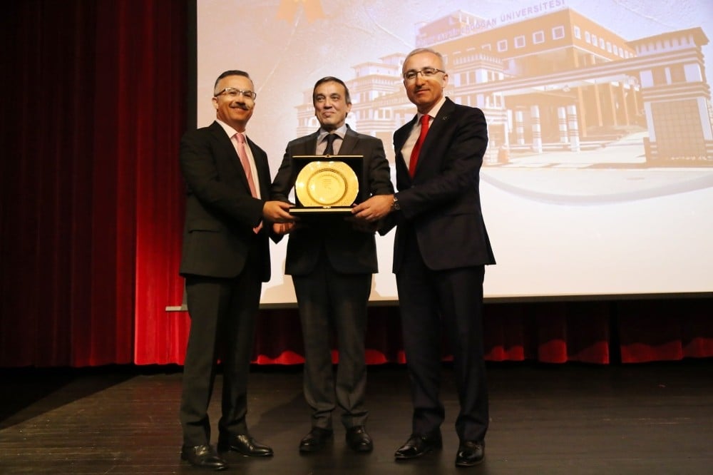 Recep Tayyip Erdoğan Üniversitesi’ne TSE Kalite Yönetimi Sistemi Belgesi verildi 