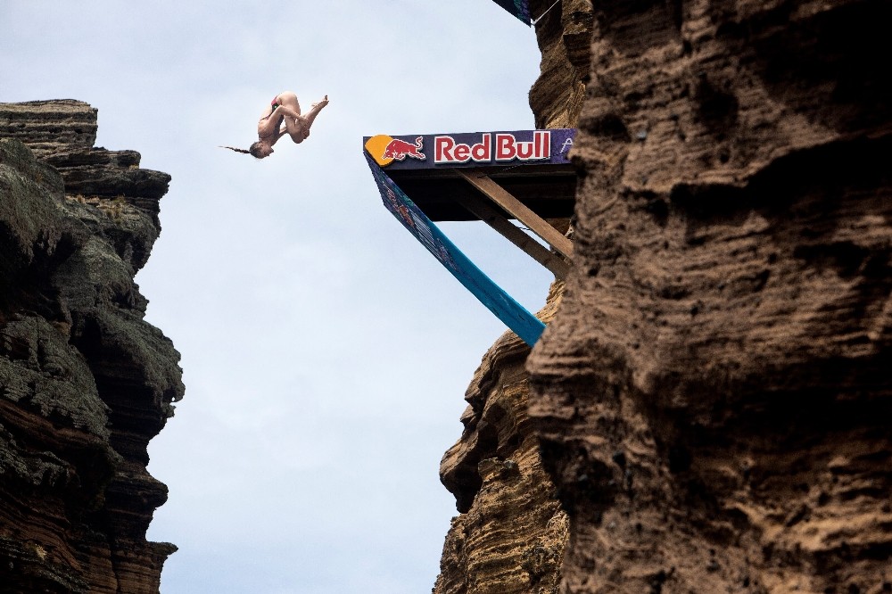 Red Bull Cliff Diving Portekiz’de nefesleri kesti 
