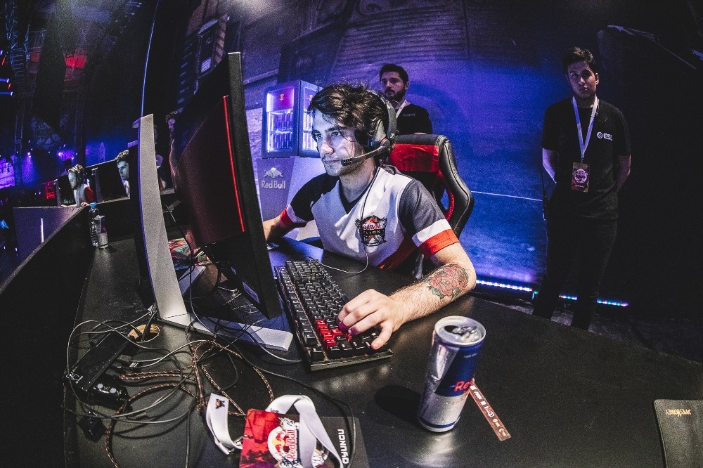Red Bull Flick’te elemeler devam ediyor 