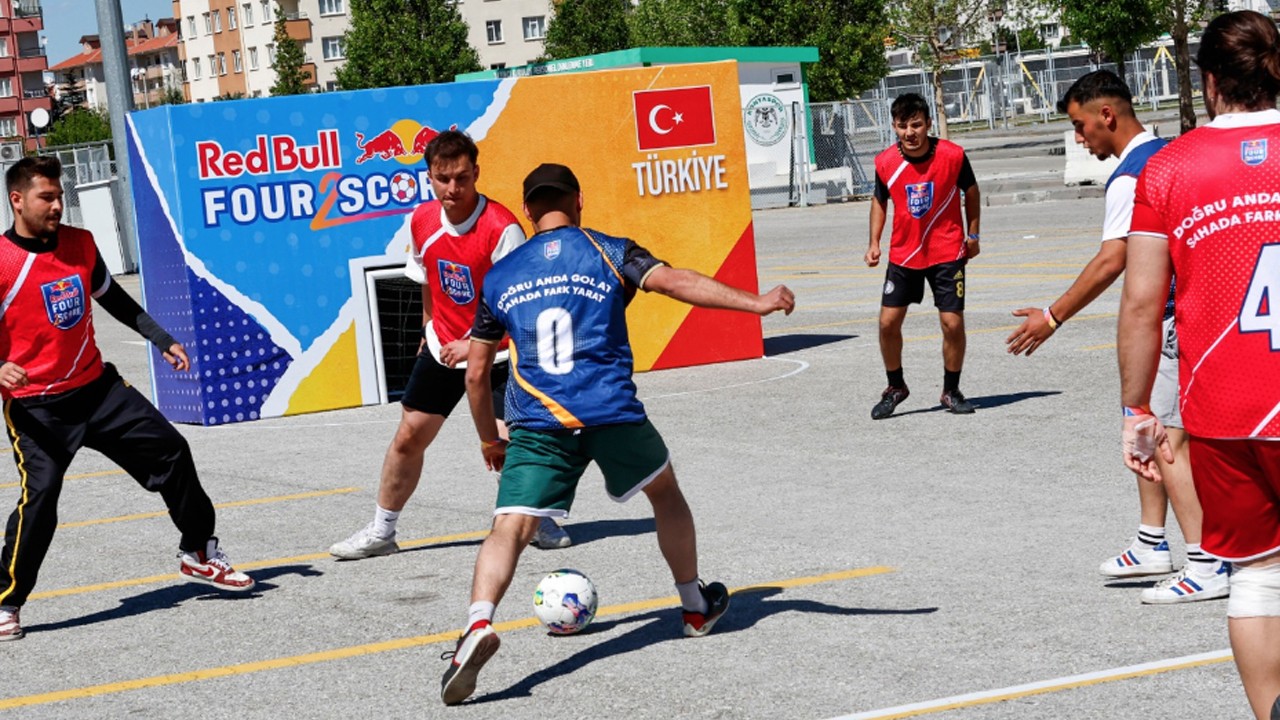 Red Bull Four 2 Score Sokak Futbolu Turnuvası Başlıyor