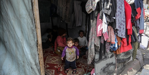 Refah kentine sığınan Filistinlilerin yaşam mücadelesi!