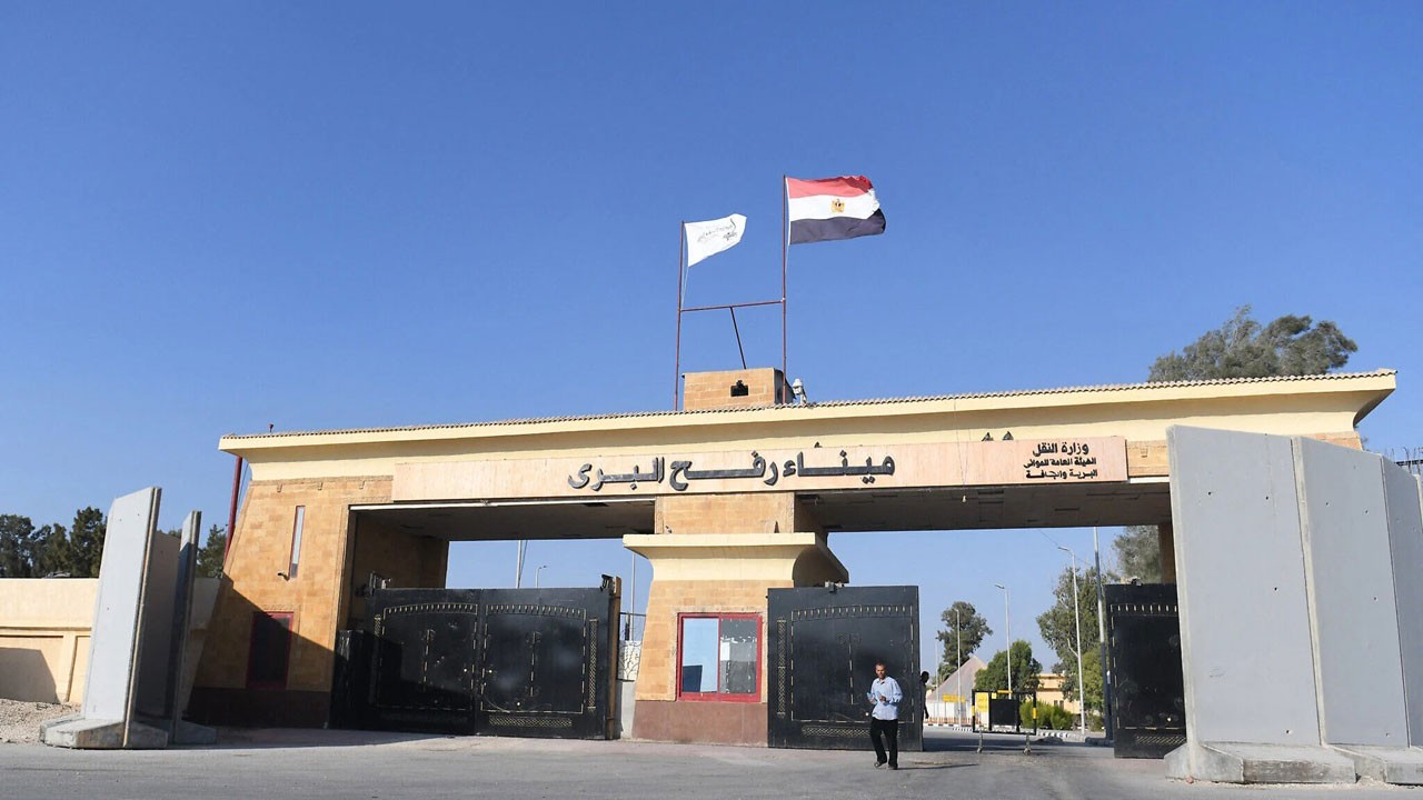 Refah yeniden açıldı! Gazze’den 47 Filistinli tedavi için Mısır’a geçti