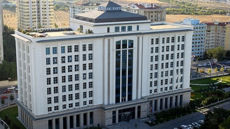 Referandum seferberliği... Ak Parti sahaya iniyor