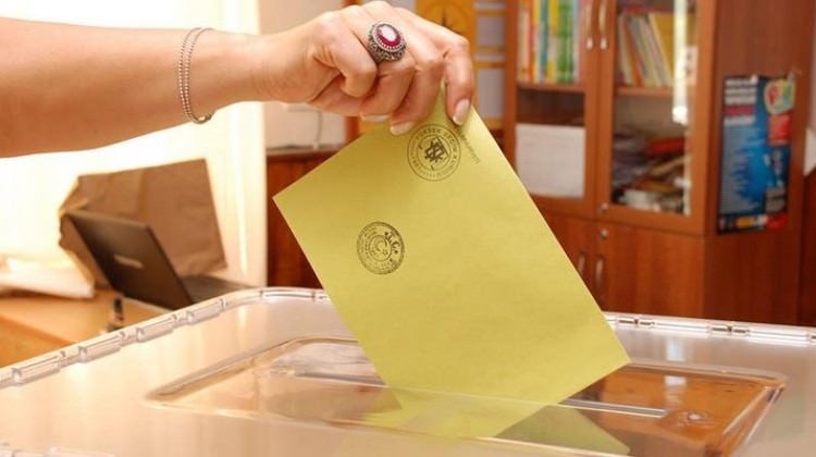 Referanduma saatler kala son anket açıklandı