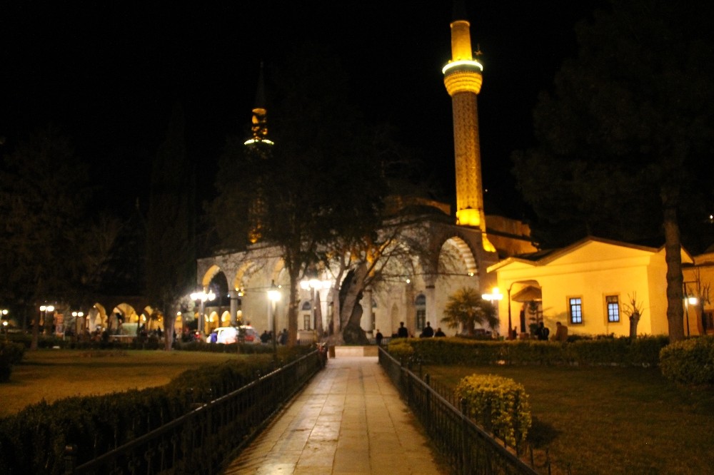 Regaip Kandili’nde camiler dolup taştı 