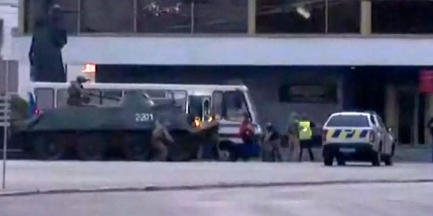 Rehine krizi sona erdi! Devlet Başkanı saldırganın film isteğini kabul etti