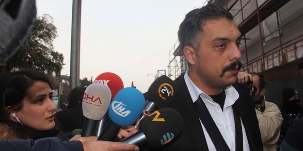 Reina'daki güvenliklerin silahı yok muydu ?