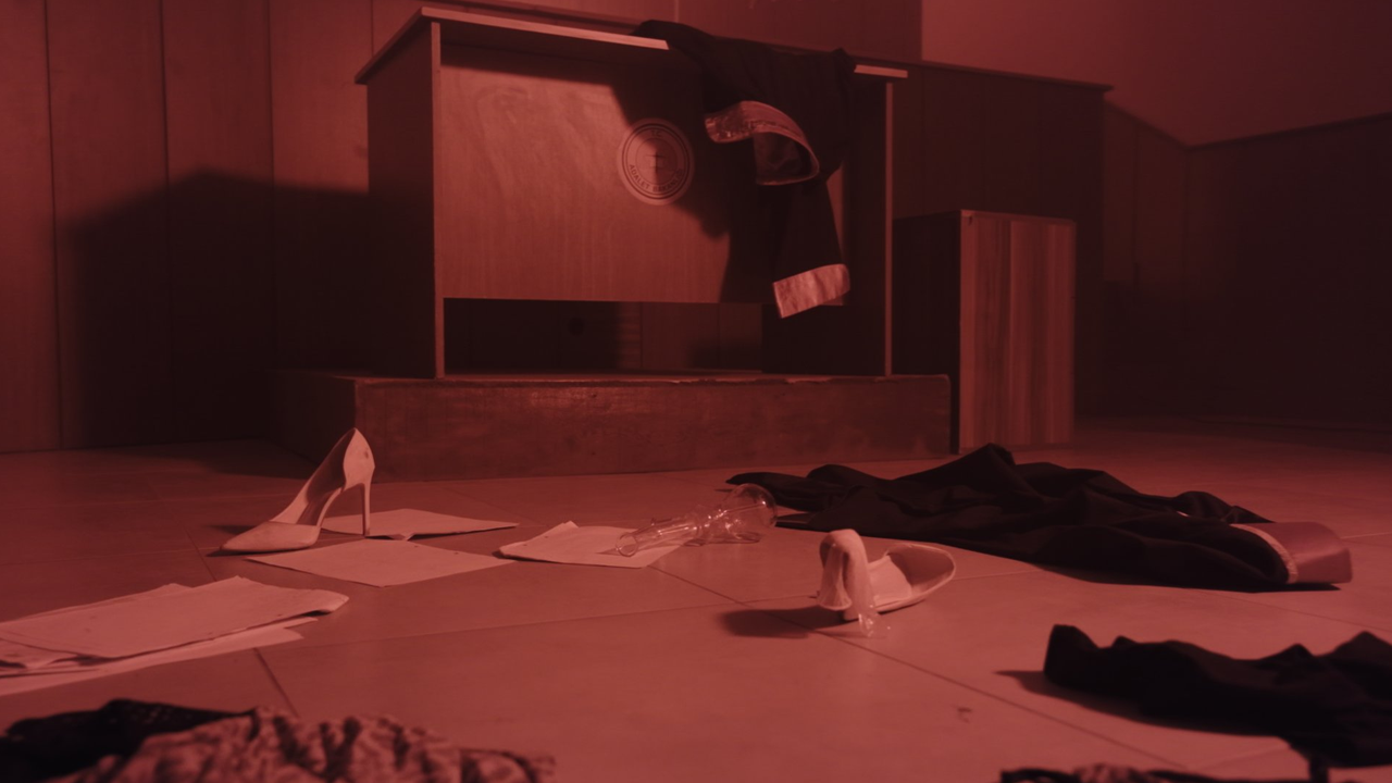 Rejim hedonist fabrikası gibi: Adliyede uyuşturucu ve fuhuş partisi skandalı!