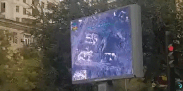 Reklam panolarında geçmeye başladı! Azerbaycan'daki Türkiye detayı olay oldu