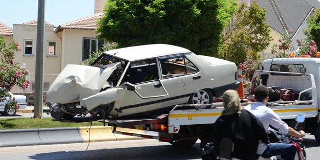 Reklam panosuna çarptı: 11 yaralı