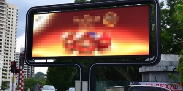 Reklam panosunu hack'lediler!