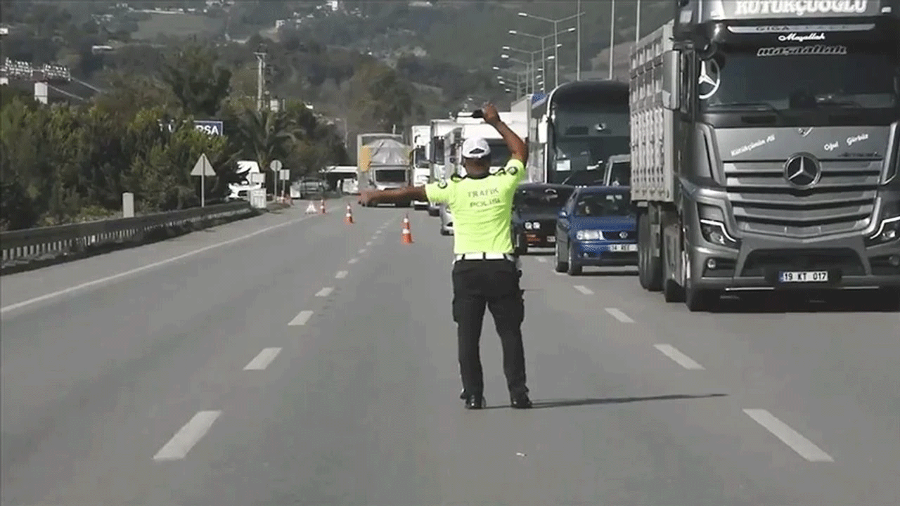 Rekor denetim! Emniyet ve jandarma 1 haftada 3 milyona yakın aracı kontrol etti!