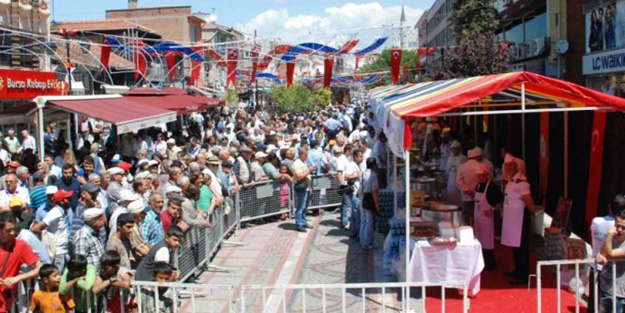 Rekorlar Kitabı'na aday! 2 tonluk ciğer tavası hazırlandı