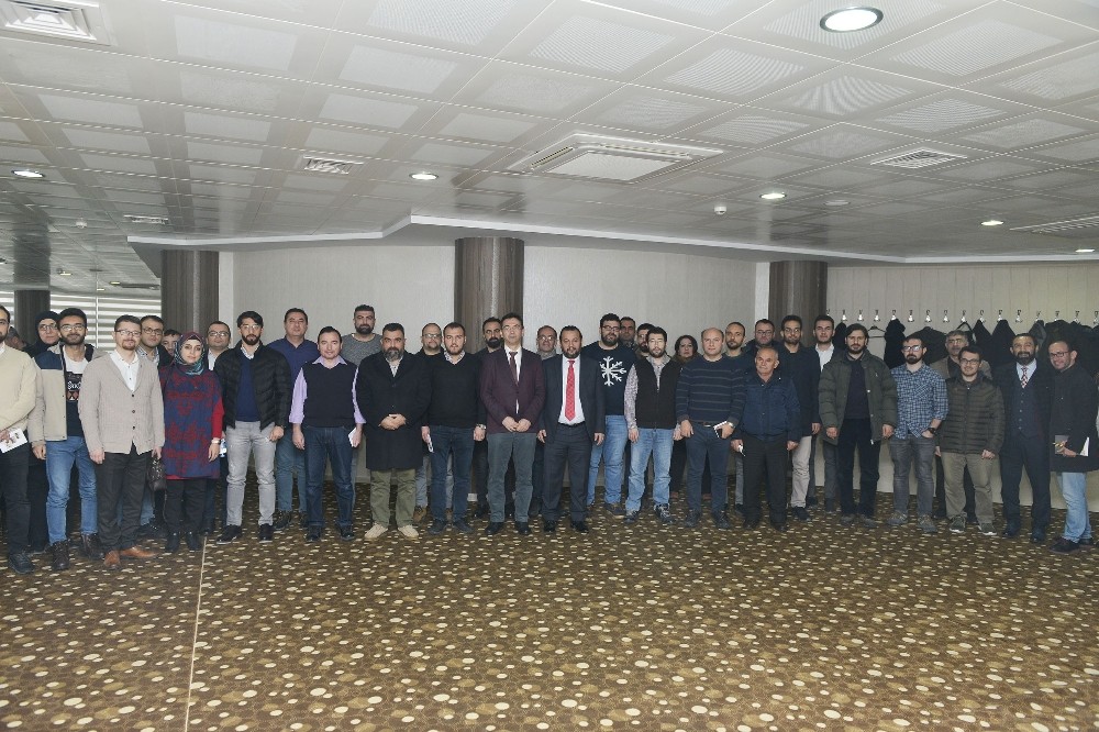 Rektör Akgül, topluluk danışmanları ile bir araya geldi 