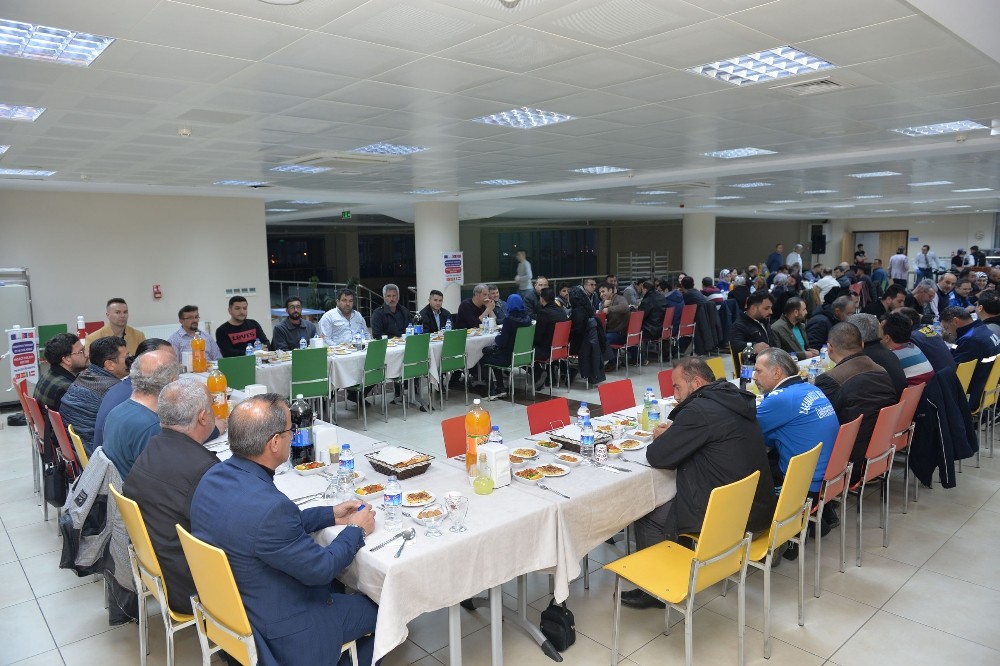Rektör Akgül, üniversite işçileri ile bir araya geldi 