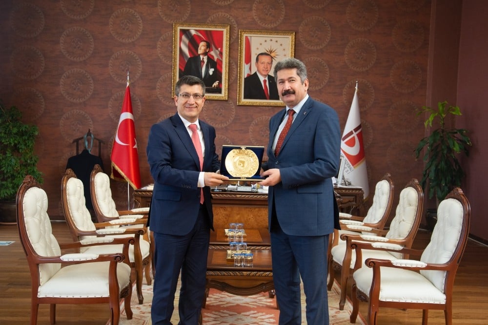 Rektör Andı’dan Rektör Taş’a ziyaret 