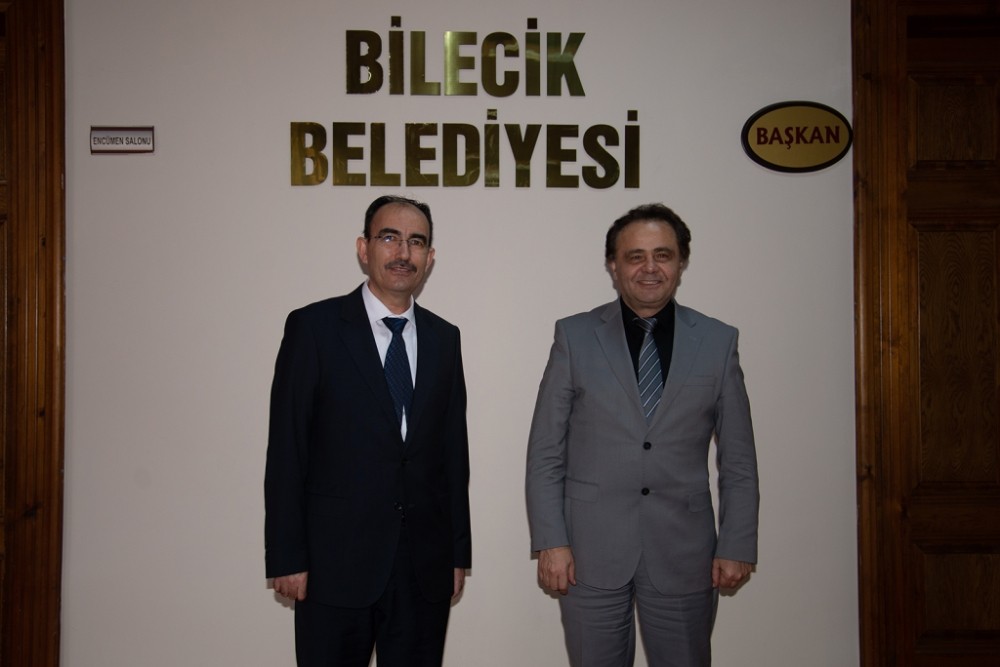 Rektör Baydemir’den Belediye Başkanı Şahin’e iadeyi ziyaret 