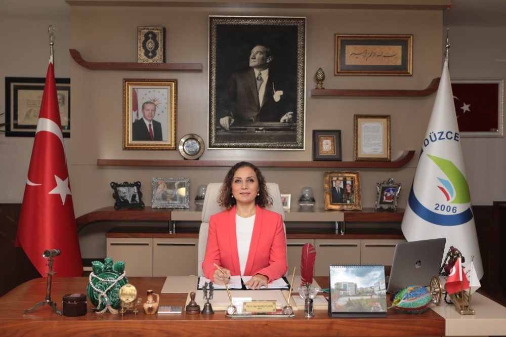 Rektör Çakar Hemşireler Haftasını kutladı 