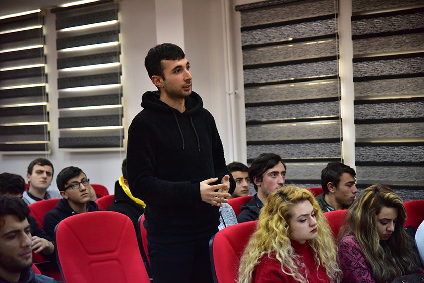 Rektör Çakmak, lise öğrencileri ile buluştu 
